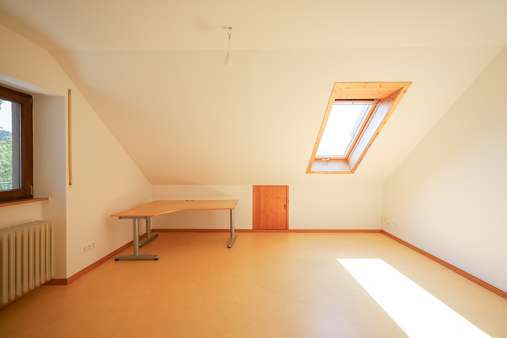 Wohnen - Dachgeschosswohnung in 79400 Kandern mit 52m² mieten