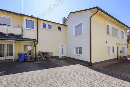 Außenansicht Außenansicht - Mehrfamilienhaus in 79639 Grenzach-Wyhlen mit 106m² kaufen