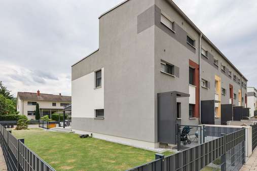 Ansicht Nordost Ansicht Nordost - Reihenendhaus in 79541 Lörrach mit 144m² kaufen