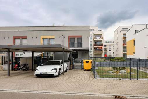 Carport und Stellplatz Carport und Stellplatz - Reihenendhaus in 79541 Lörrach mit 144m² kaufen
