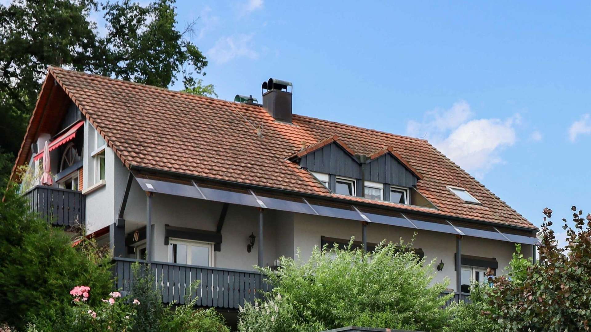 Außenansicht Front Außenansicht Front - Zweifamilienhaus in 79541 Lörrach mit 298m² kaufen
