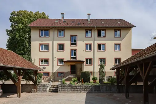 Stilvoll modernisierte 3-Zimmer-Wohnung mit Carport in ruhiger und zentrumsnaher Lage von Schopfheim