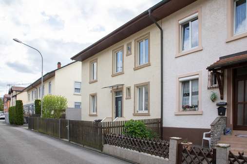 Ansicht Nordost Ansicht Nordost - Doppelhaushälfte in 79541 Lörrach mit 110m² kaufen