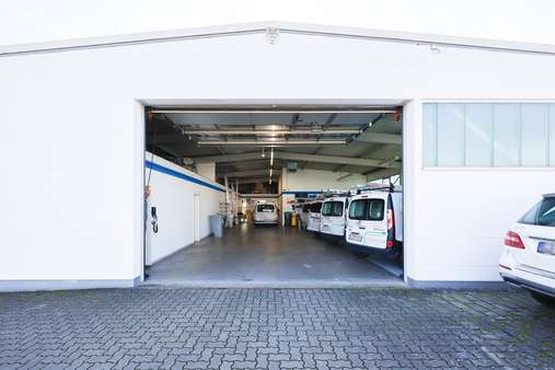 Zufahrt Lagerhalle - Service in 79618 Rheinfelden mit 412m² kaufen