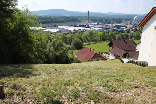 Attraktives Baugrundstück mit Baugenehmigung für 2-Familienhaus mit Einliegerwohnung