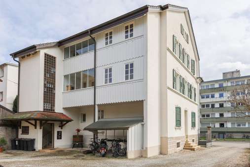 Rückansicht mit Treppenhaus - Mehrfamilienhaus in 79539 Lörrach mit 274m² kaufen