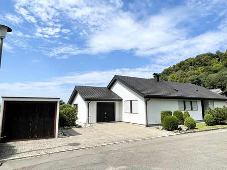 Haus mit 2 Garagen - Einfamilienhaus in 79639 Grenzach-Wyhlen mit 193m² kaufen