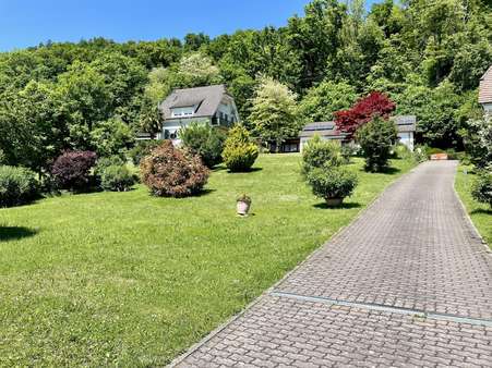 Auffahrt zu den Häusern Auffahrt zu den Häusern - Einfamilienhaus in 79639 Grenzach-Wyhlen mit 200m² kaufen