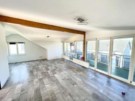 große Fensterfront - Dachgeschosswohnung in 79585 Steinen mit 103m² kaufen
