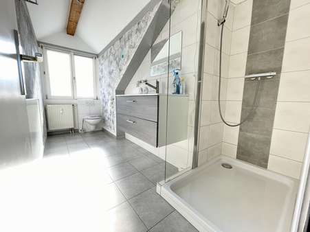 Tageslichtbadezimmer - Dachgeschosswohnung in 79585 Steinen mit 103m² kaufen