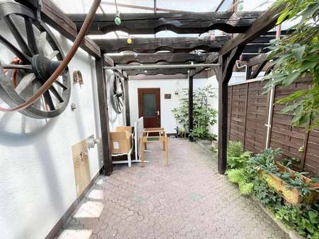 Laubengang zur Garage Laubengang zur Garage - Doppelhaushälfte in 79639 Grenzach-Wyhlen mit 118m² kaufen