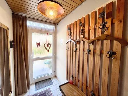 Flur im Eingangsbereich Flur im Eingangsbereich - Reihenendhaus in 79576 Weil am Rhein mit 138m² kaufen