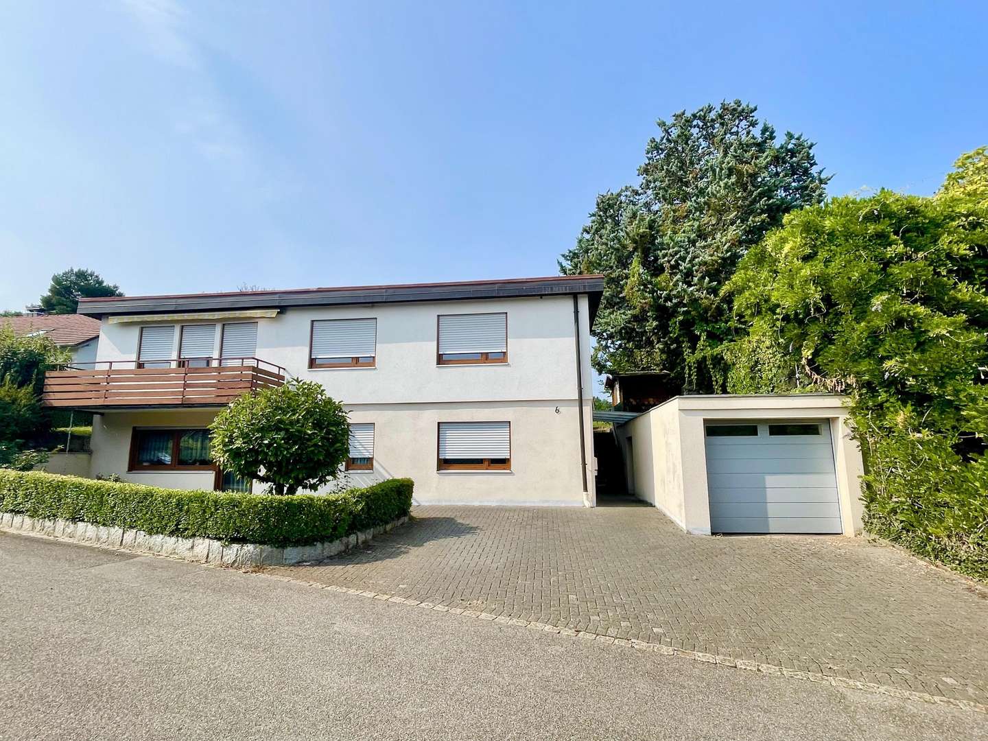 Hausansicht mit Garage Hausansicht mit Garage - Einfamilienhaus in 79589 Binzen mit 151m² kaufen