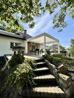 Gartenansicht - Zweifamilienhaus in 79395 Neuenburg mit 310m² kaufen