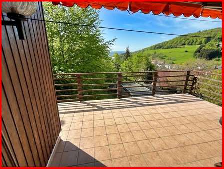 Blick auf u. vom großen Balkon Blick auf u. vom großen Balkon - Einfamilienhaus in 79761 Waldshut-Tiengen mit 108m² kaufen
