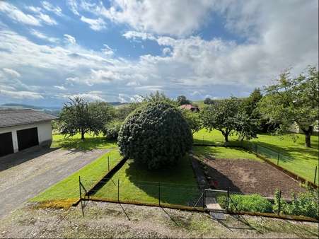 Blick vom Balkon - Mehrfamilienhaus in 79809 Weilheim mit 323m² kaufen