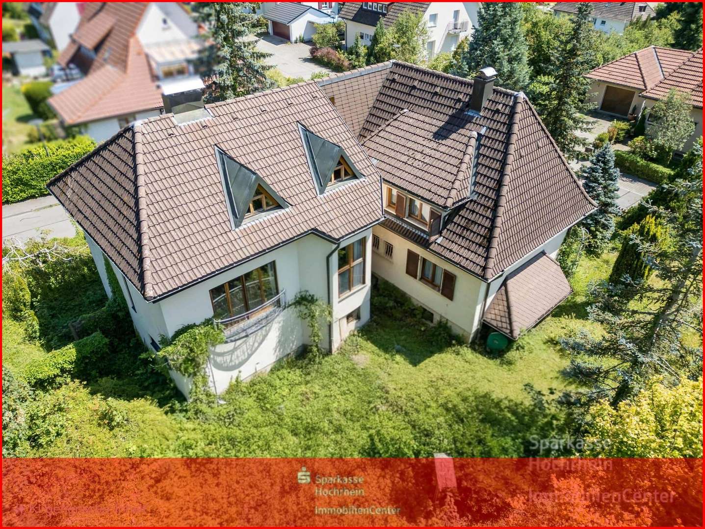 mit KI bearbeitet bzw. einen Busch entfernt, um mehr vom Haus zu sehen - Zweifamilienhaus in 79713 Bad Säckingen mit 210m² kaufen