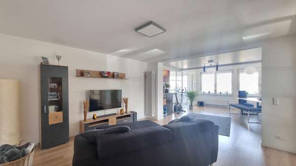 Erdgeschosswohnung in 79733 Görwihl mit 185m² kaufen