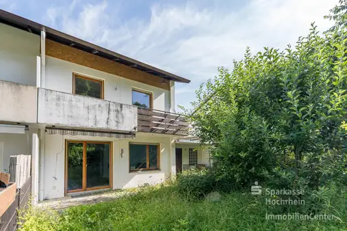 Solides Reihenendhaus mit viel Gestaltungsspielraum in Steinen-Höllstein