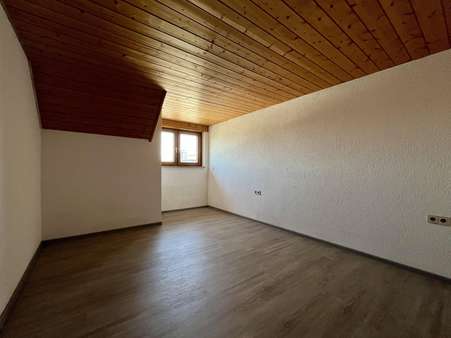 Schlafzimmer OG - Maisonette-Wohnung in 79771 Klettgau mit 103m² mieten