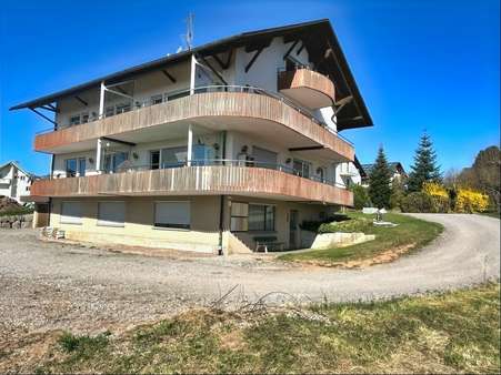 Blick Balkonseite,Zufahrt - Mehrfamilienhaus in 79733 Görwihl mit 359m² kaufen