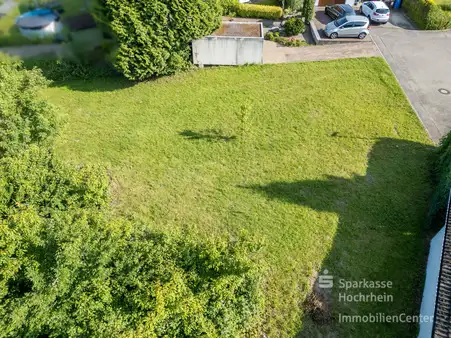 Familienfreundliches Baugrundstück am Ende einer Sackgasse, kleiner Waldbestand inklusive