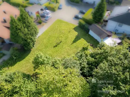 Familienfreundliches Baugrundstück am Ende einer Sackgasse, kleiner Waldbestand inklusive