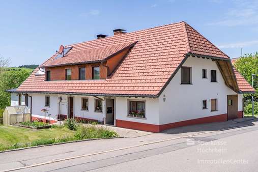 Mehrfamilienhaus in 79737 Herrischried mit 351m² kaufen