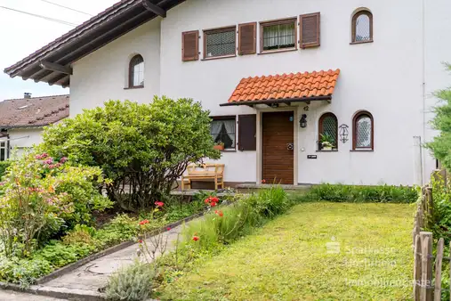 Familienidylle in Niederhof - Doppelhaushälfte mit Garten und viel Freiraum