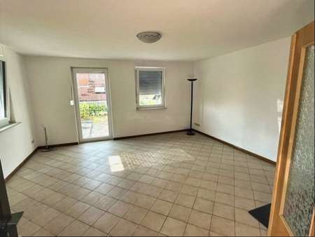 Blick Wohnzimmer,Ausgang Terrasse Blick Wohnzimmer,Ausgang Terrasse - Reihenendhaus in 79790 Küssaberg mit 128m² kaufen