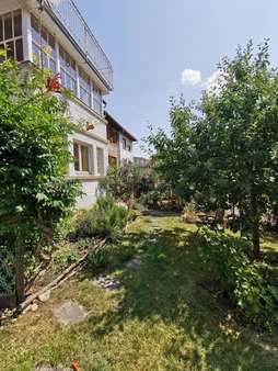 Blick in den Garten - Reihenendhaus in 79771 Klettgau mit 166m² kaufen