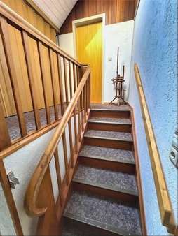 Treppenaufgang Obergeschoß - Einfamilienhaus in 79761 Waldshut-Tiengen mit 92m² kaufen