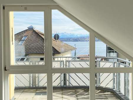 Balkon mit See- und Bergsicht - Dachgeschosswohnung in 88662 Überlingen mit 108m² kaufen