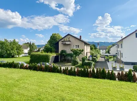 Charmante 2-Zi-Wohnung mit Süd-Balkon und Stellplatz