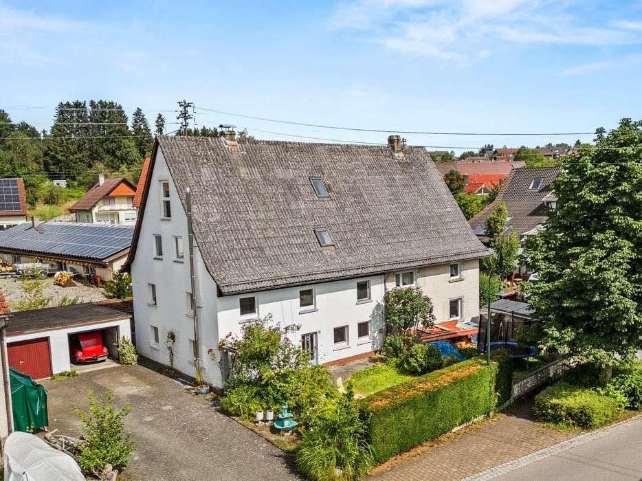 Ansicht Süd-Ost - Zweifamilienhaus in 88630 Pfullendorf mit 179m² kaufen