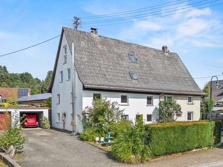 DHH mit drei Einheiten - Zweifamilienhaus in 88630 Pfullendorf mit 179m² kaufen