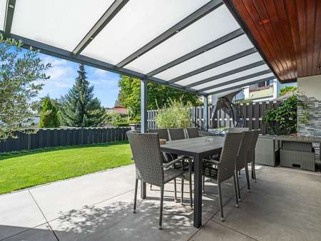 große überdachte Terrasse nach Süden - Bungalow in 88662 Überlingen mit 160m² kaufen