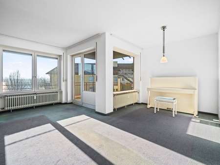 sonniges Wohn- / Esszimmer - Etagenwohnung in 88662 Überlingen mit 82m² kaufen