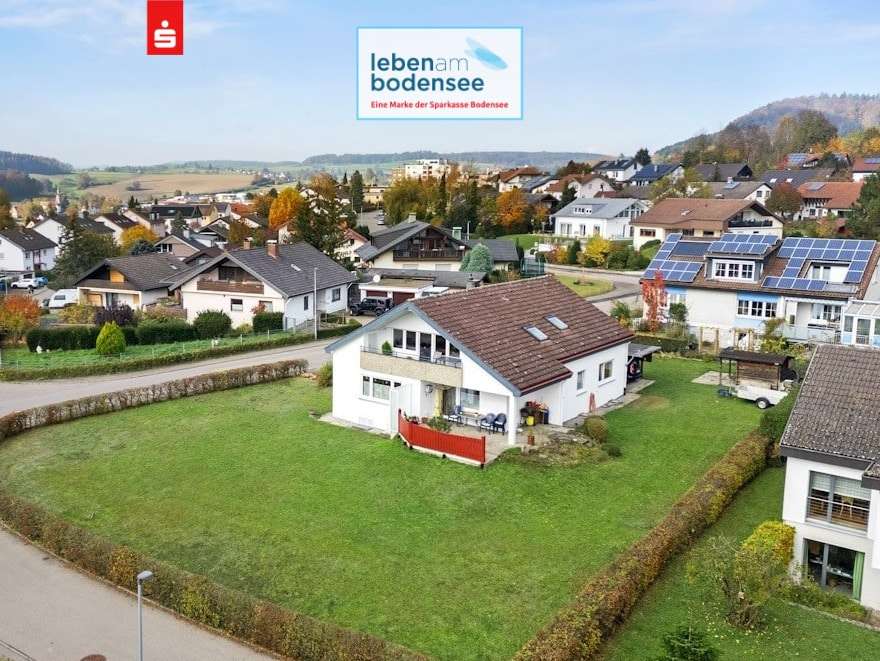 gepflegtes Wohnumfeld gepflegtes Wohnumfeld - Zweifamilienhaus in 78333 Stockach mit 205m² kaufen