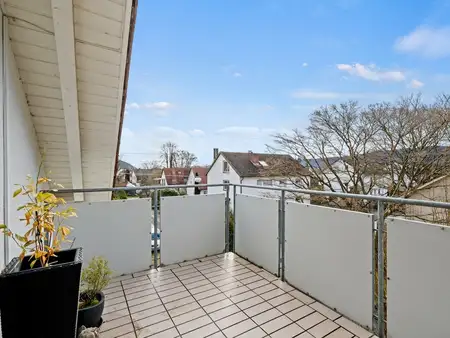 Wohlfühlen - in ruhiger und seenaher Lage
hochwertige 2 Zimmer Dachgeschosswohnung