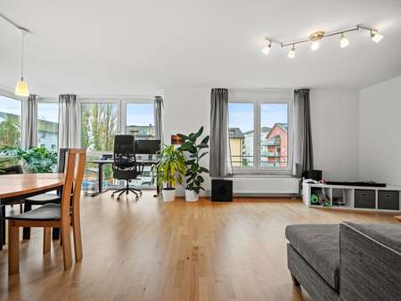 Wohnzimmer - Etagenwohnung in 78467 Konstanz mit 72m² kaufen