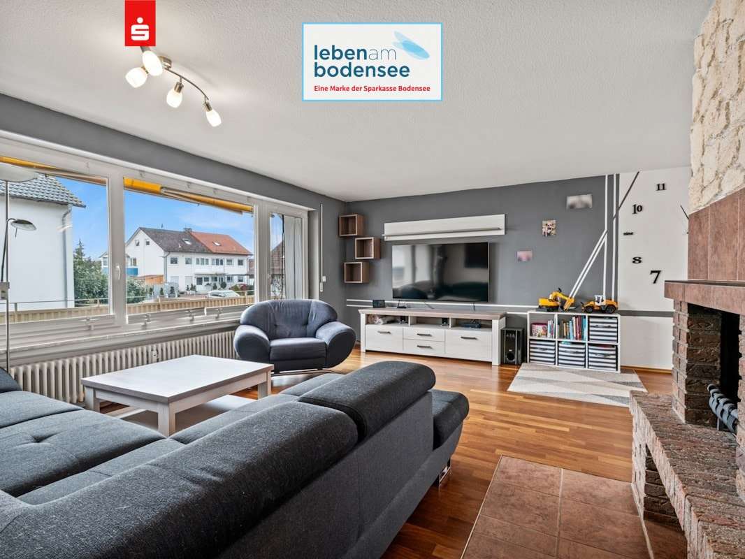 Wohnzimmer mit Parkett Wohnzimmer mit Parkett - Etagenwohnung in 88690 Uhldingen-Mühlhofen mit 106m² kaufen