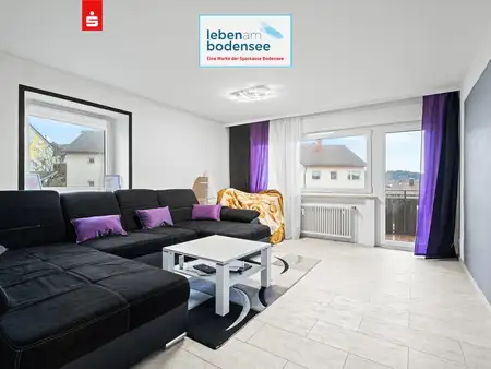 Stadtnahe 4-Zimmer-Wohnung im 1. OG mit großem Südbalkon und zwei Stellplätzen