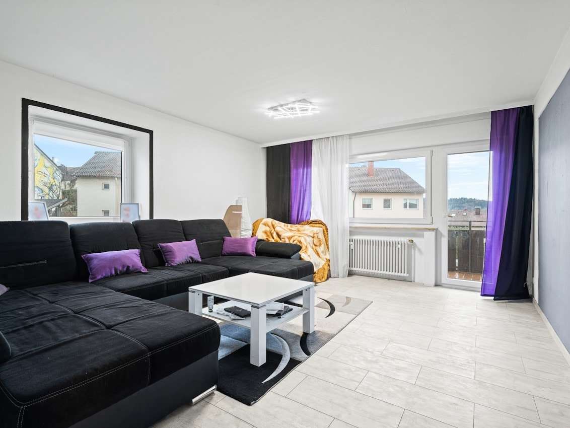 Wohnzimmer - Etagenwohnung in 78333 Stockach mit 92m² kaufen
