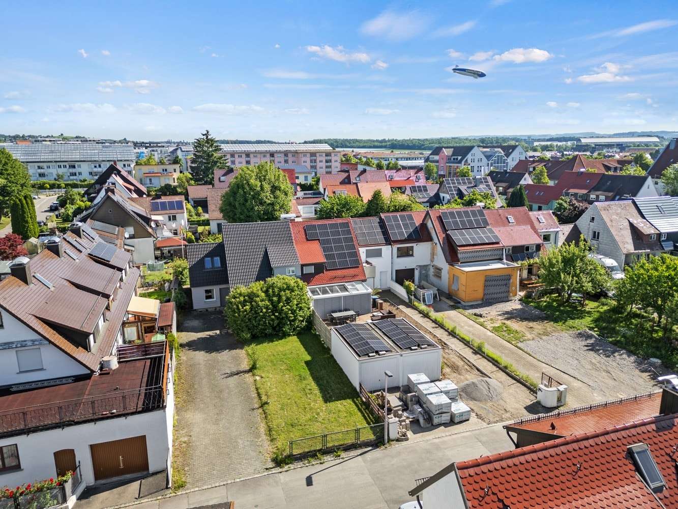 Aussenansicht - Doppelhaushälfte in 88045 Friedrichshafen mit 110m² kaufen