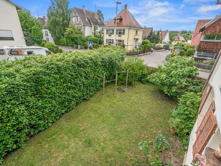 Blick in den Garten - Zweifamilienhaus in 88662 Überlingen mit 204m² kaufen