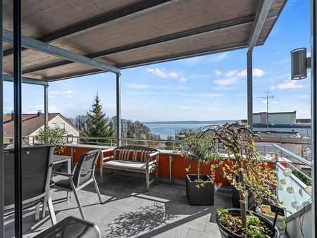 Loggia mit Blick auf See und Berge - Dachgeschosswohnung in 88709 Meersburg mit 126m² kaufen