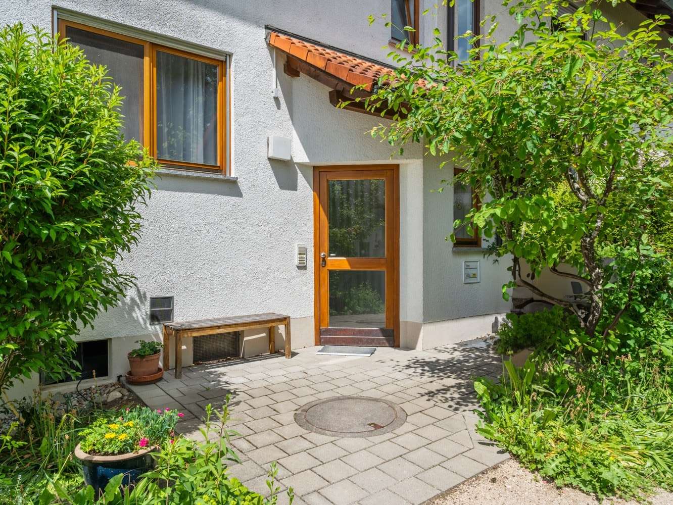 Hauseingang Hauseingang - Erdgeschosswohnung in 78465 Konstanz mit 101m² kaufen