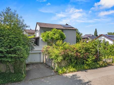 Einfahrt zur Garage Einfahrt zur Garage - Einfamilienhaus in 88662 Überlingen mit 130m² kaufen