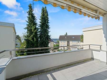 Großer Balkon mit Teilseesicht Großer Balkon mit Teilseesicht - Dachgeschosswohnung in 88662 Überlingen mit 93m² kaufen